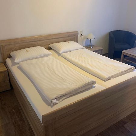 Hotel Brauhaus Zur Krone Bergheim  Exteriör bild