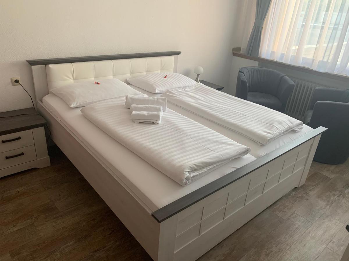 Hotel Brauhaus Zur Krone Bergheim  Exteriör bild